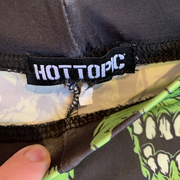Hot Topic Zombie Print Leggings - Picture 3 of 11